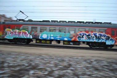 Graffiti Train - Photo by Obeaks - bwr, obeaks (2014)
