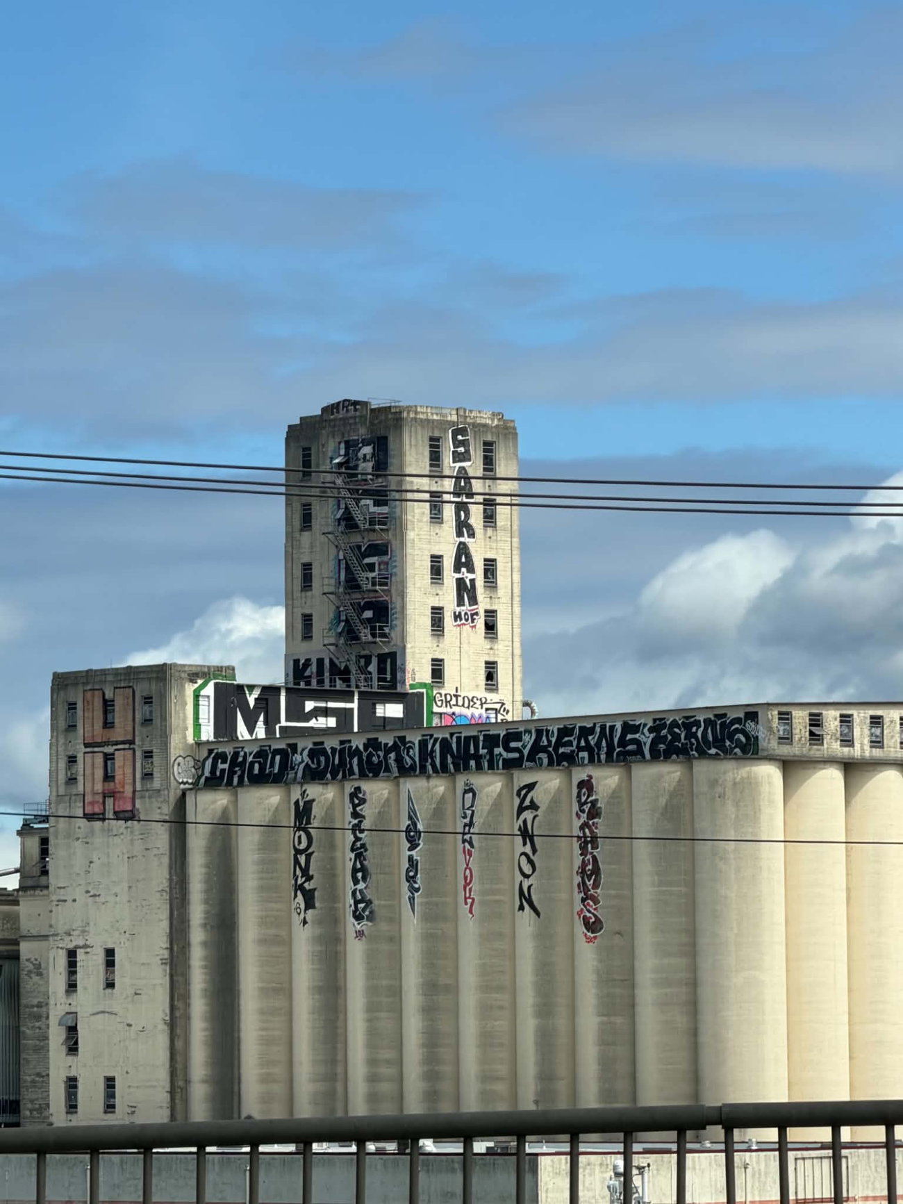 Graffiti Wall in West seattle, wa - Photo by Observer206 - rappel, msp