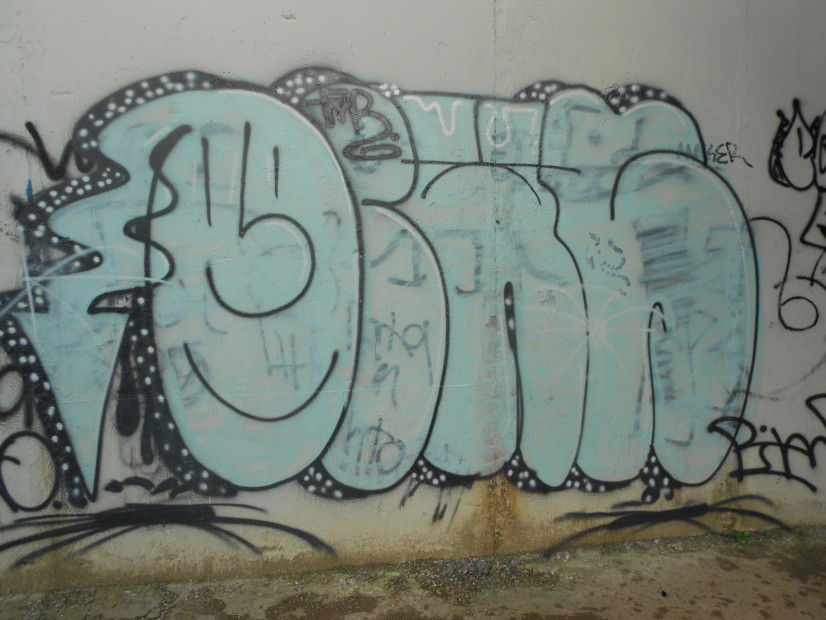 Graffiti Bombing in Zelenograd - Photo by OckirowSasha - ockirs