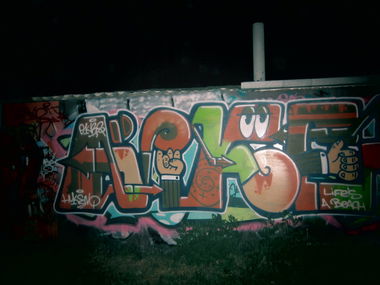 Graffiti Wall - Photo by Okrs01 - Nikel, Nickel