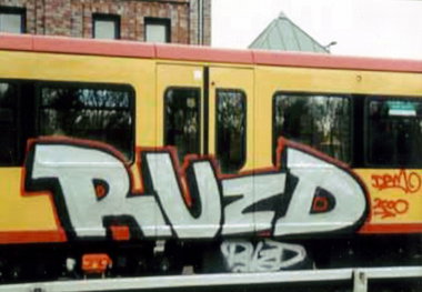 Graffiti Train - Photo by Oldschool - Ruzd79