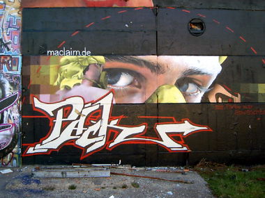 Graffiti Wall in Weimar - Photo by Oldschool - Pack