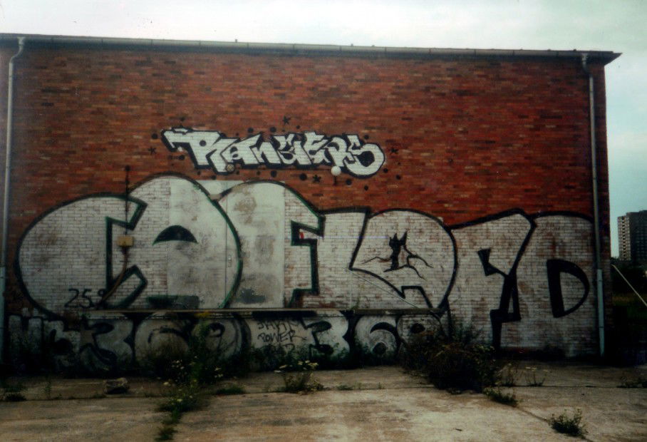 Graffiti Bombing in Berlin - Photo by Oldschool - CAF, LOFD