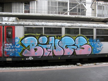 Graffiti Train in Rome - Photo by Oldschool - Bings