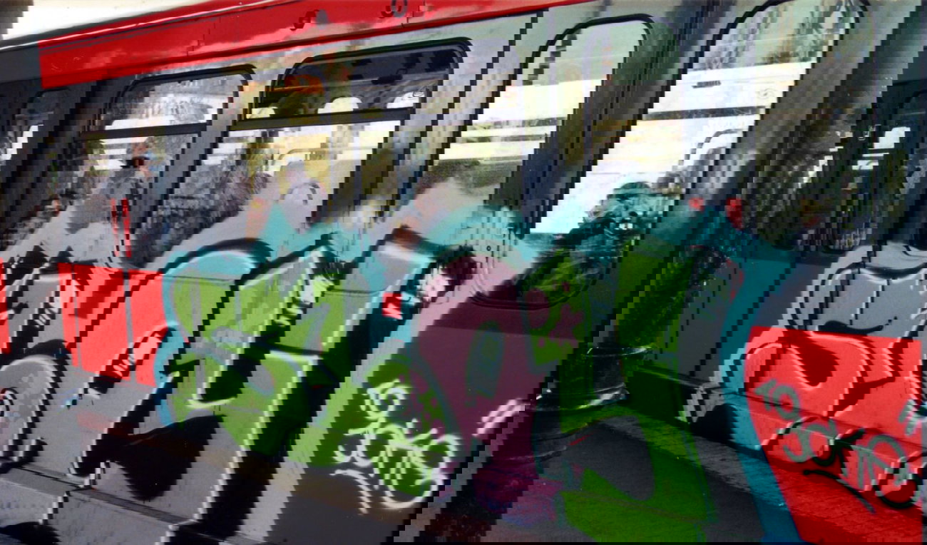 Graffiti Train - Photo by Oldschool - slay