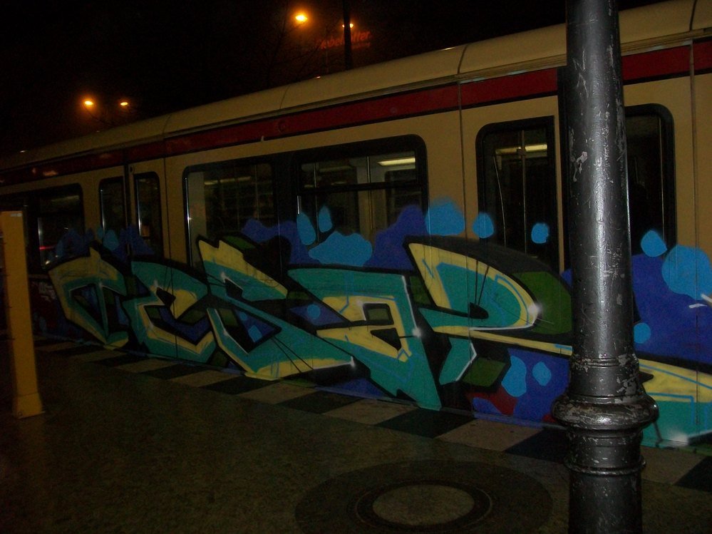 Graffiti Train in Berlin - Photo by Oldschool - Tesar