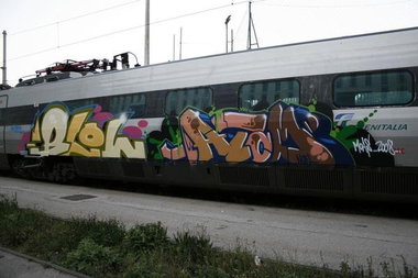 Graffiti Train - Photo by Oldschool - Blow, Atom, MOAS