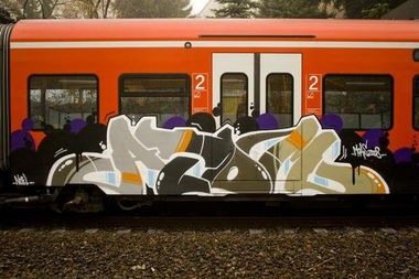 Graffiti Train - Photo by Oldschool - Atom