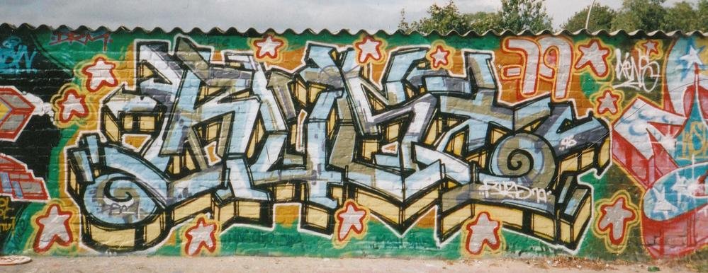 Graffiti Wall in Berlin - Photo by Oldschool - Rust, Ruzd79