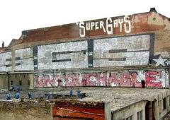 Graffiti Wall in Berlin - Photo by Oldschool - SGS