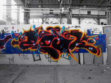 Graffiti Wall in Paris - Photo by Oldschool - Zosk79