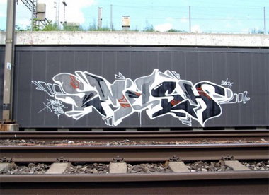 Graffiti Wall - Photo by Oldschool - Smash