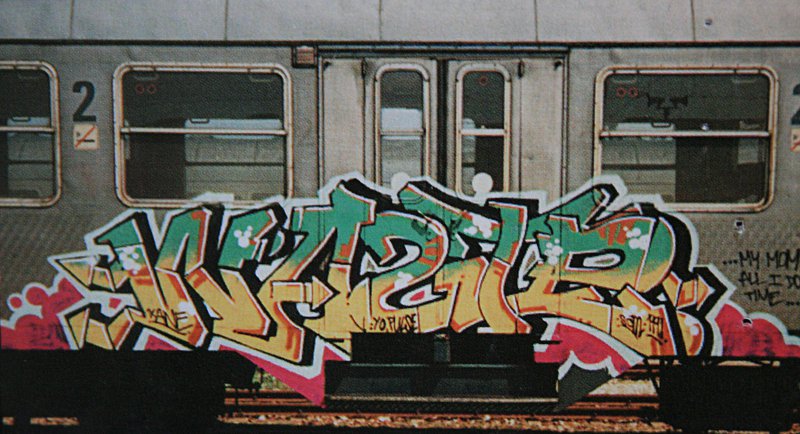 Graffiti Train - Photo by Oldschool - Waste