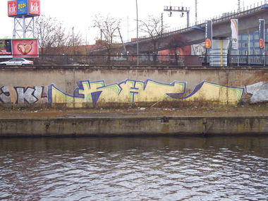 Graffiti Bombing - Photo by Oldschool - KHC