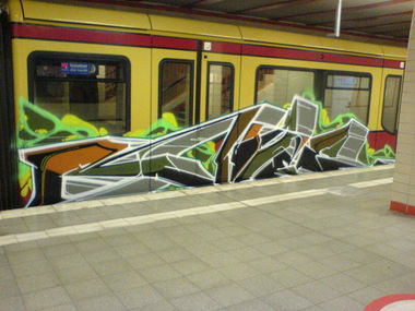 Graffiti Train in Berlin - Photo by Oldschool