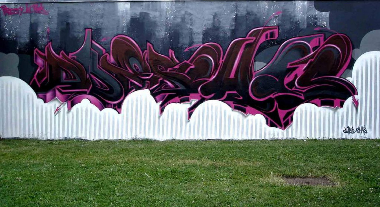 Graffiti Wall - Photo by Oldschool - Does_Chas