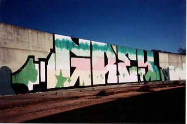 Graffiti Wall - Photo by Oldschool - Grey