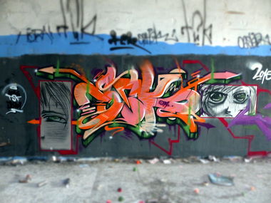 Graffiti Wall - Photo by Oldschool - ZOSK79