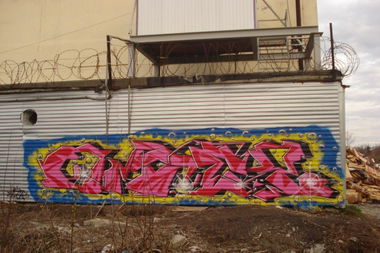 Graffiti Wall - Photo by Omeqad