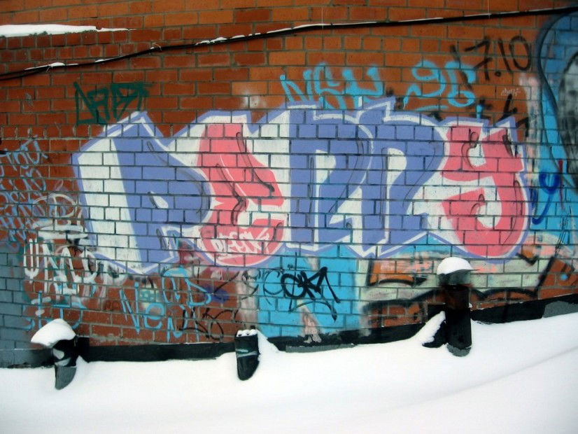 Graffiti Bombing - Photo by Omeqad