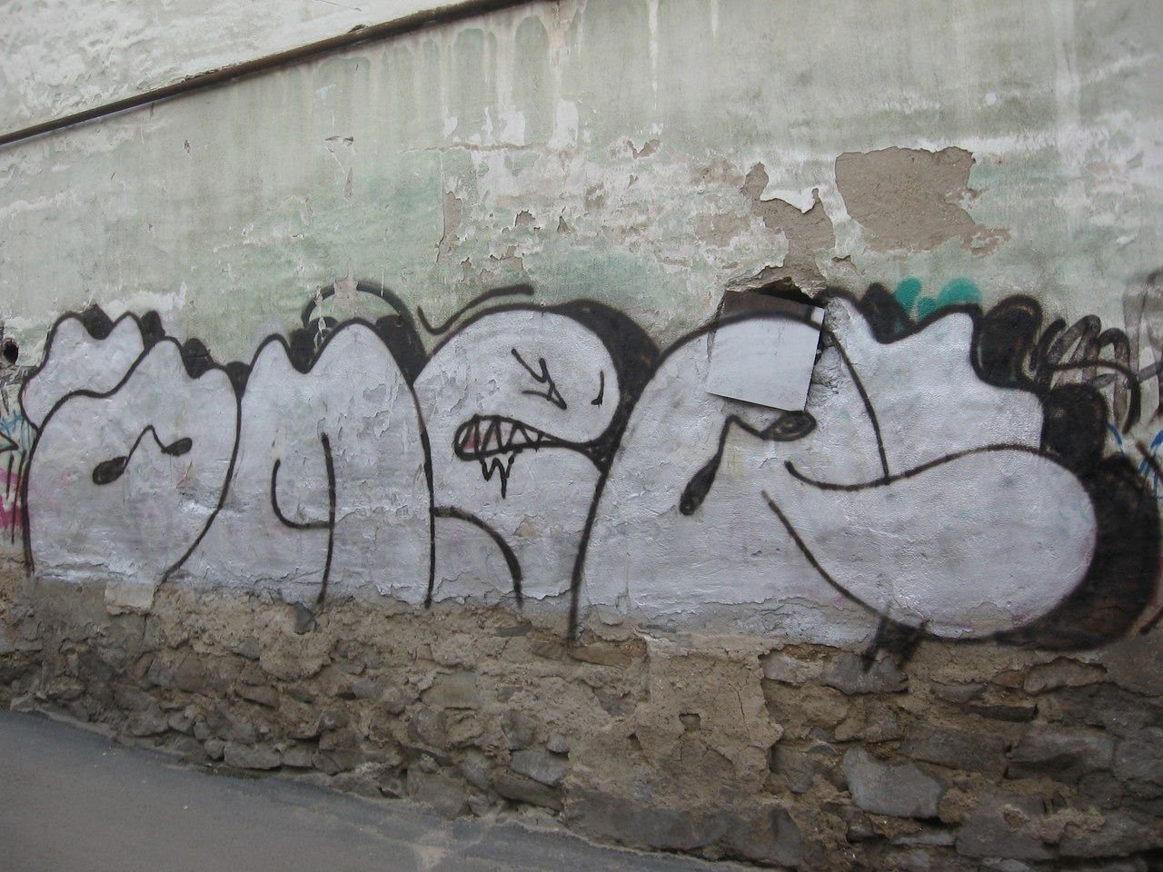 Graffiti Wall - Photo by Omeqad92Ural