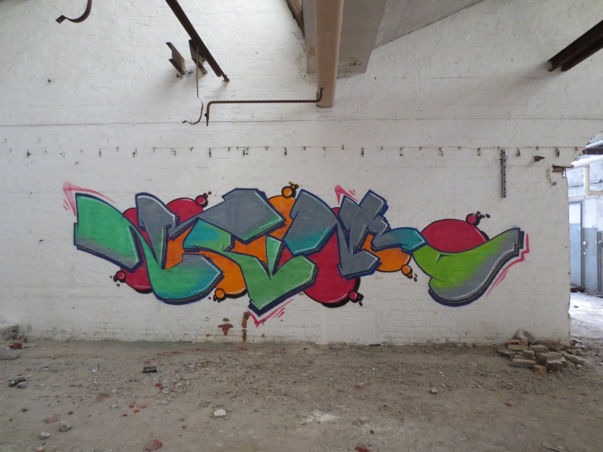 Graffiti Wall in Wuppertal - Photo by Omereno (2013)