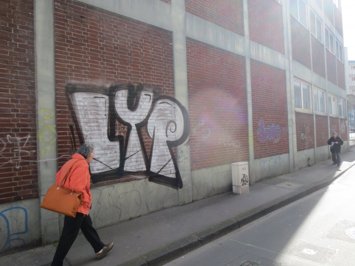 Graffiti Bombing in Wuppertal - Photo by Omereno - lyp (2014)
