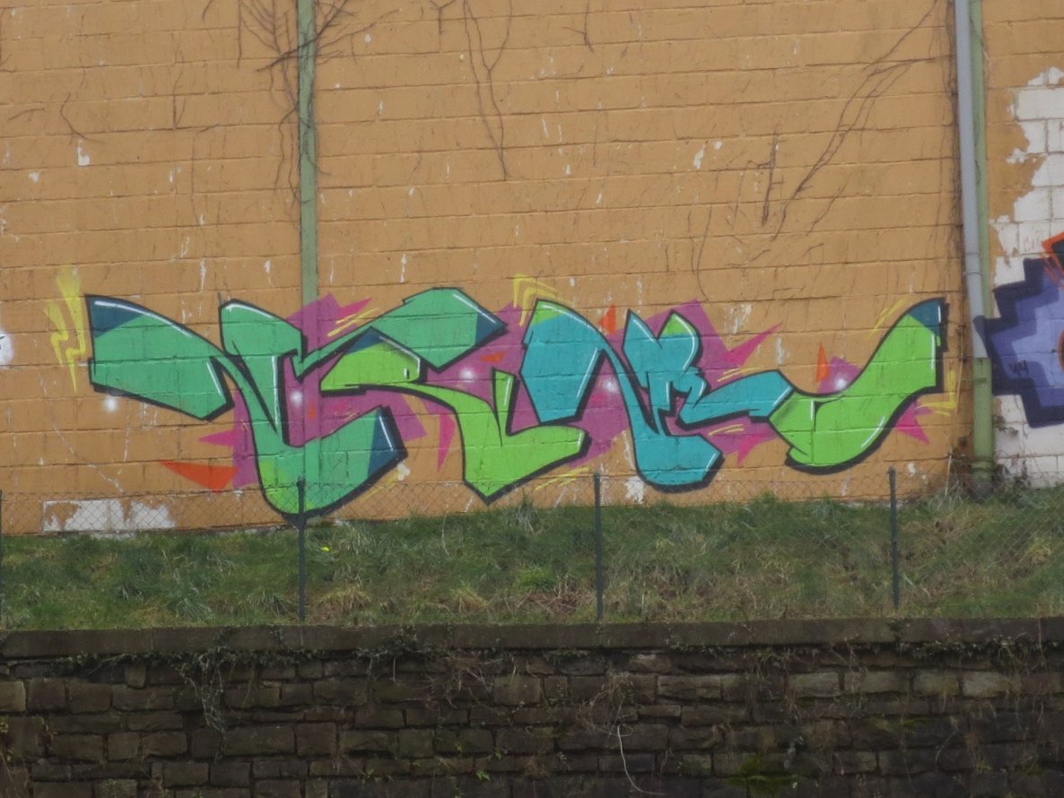 Graffiti Wall in Wuppertal - Photo by Omereno