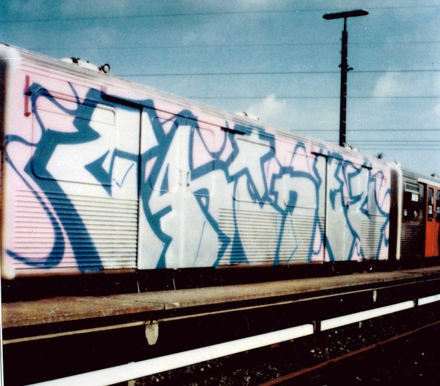Graffiti Train - Photo by Omra79 - CHINTZ