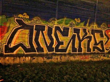 Graffiti Bombing - Photo by Oneks1 (2013)
