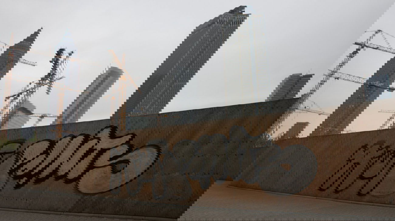 Graffiti Bombing in Frankfurt - Photo by Oneleg - Auto, Points, OM (2012)