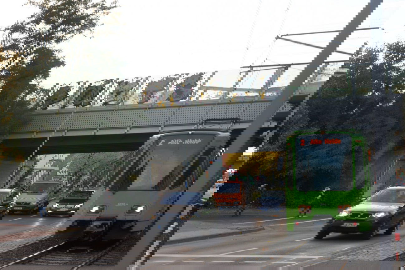 Graffiti Bombing in Hannover - Photo by Oneleg - Points, HNG (2012)