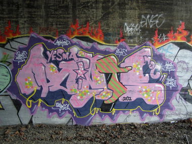 Graffiti Wall in Auckland - Photo by Oneleg - Points, HNG (2007)
