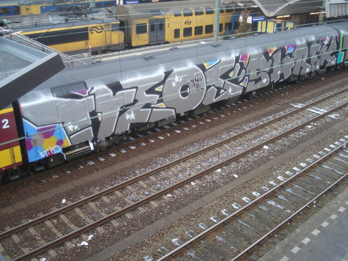 Graffiti Train in Rotterdam - Photo by Oneleg - Treos, Shrek (2008)