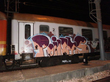 Graffiti Train in Optina Bar - Photo by Oneleg - Points, HNG (2011)