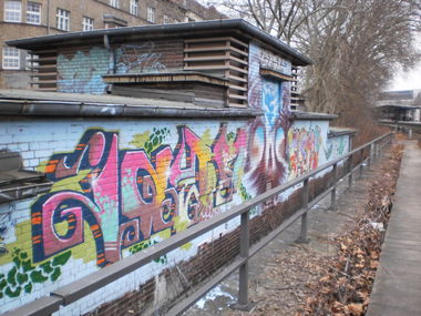Graffiti Bombing in Berlin - Photo by Oneleg - Jayd, TMF, FKS (2011)