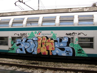 Graffiti Train in Milano - Photo by Oneleg - Points, HNG (2009)