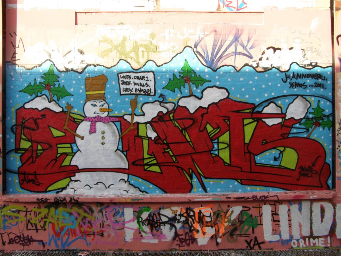 Graffiti Wall in Hannover - Photo by Oneleg - Points, HNG (2011)