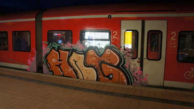 Graffiti Train in Hannover - Photo by Oneleg - HNG, Chur (2012)