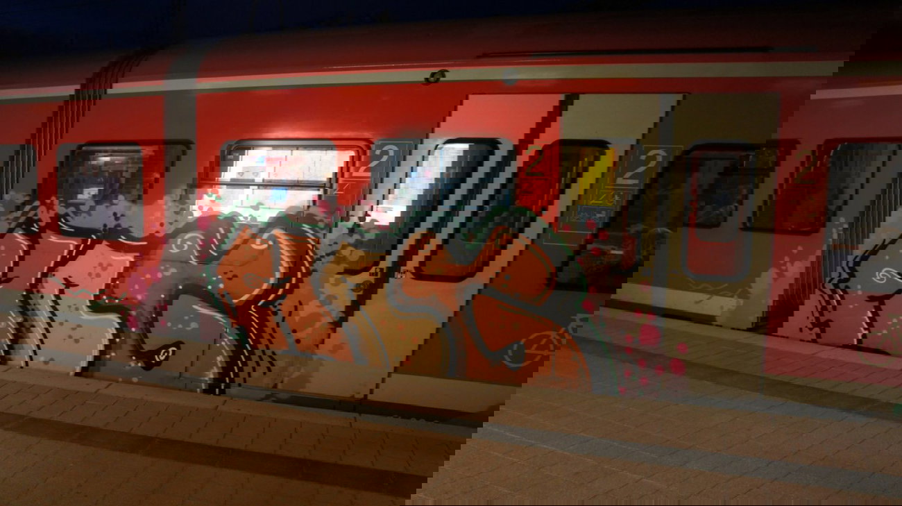 Graffiti Train in Hannover - Photo by Oneleg - HNG, Chur (2012)