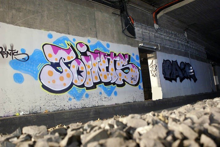 Graffiti Wall in Hannover - Photo by Oneleg - Points, HNG, Pair (2012)