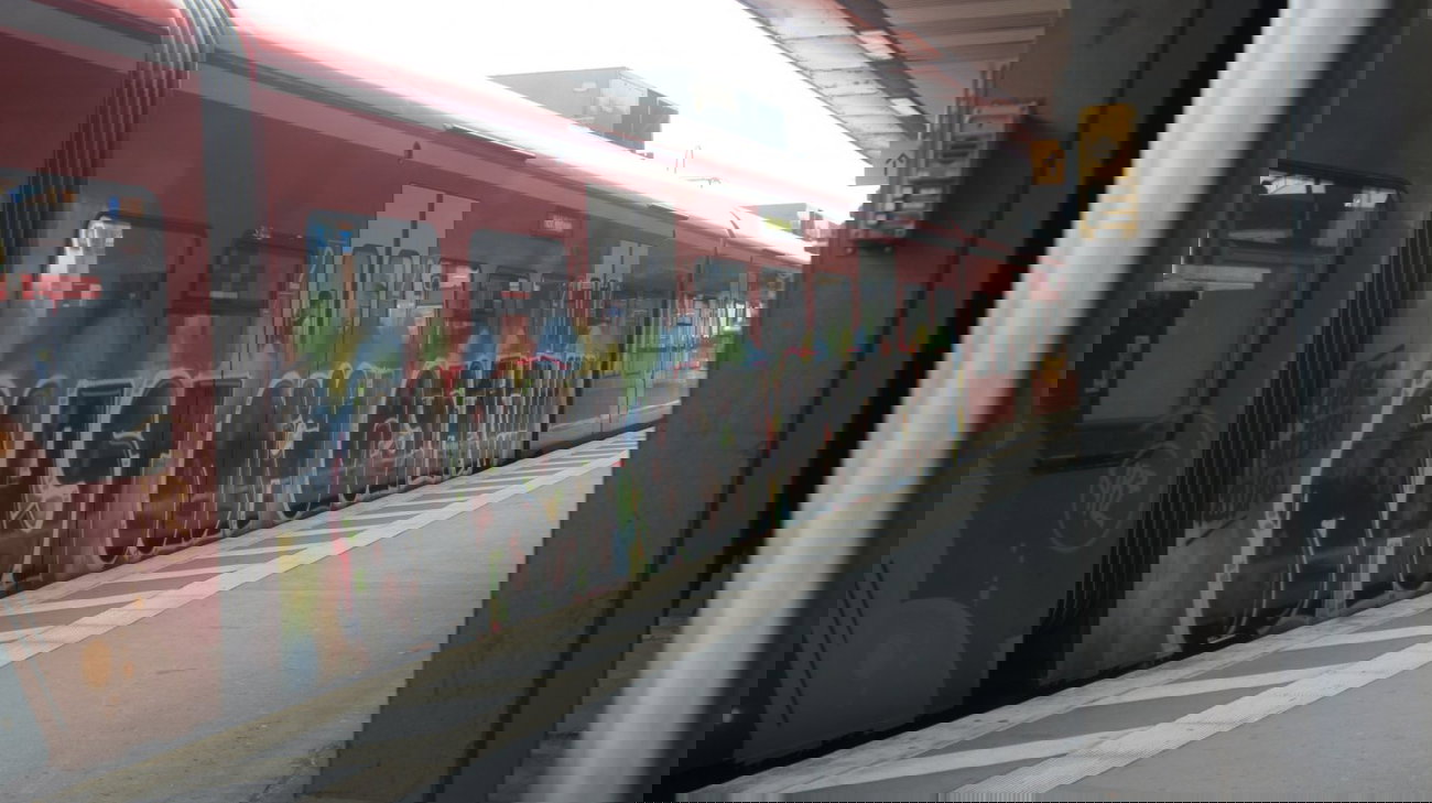 Graffiti Train in Hannover - Photo by Oneleg - Hast, Nich, Gesehen (2013)