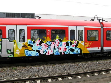 Graffiti Train in Stuttgart - Photo by Oneleg - Points, HNG (2009)