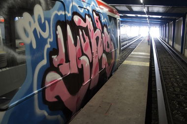 Graffiti Train in Lyon - Photo by Oneleg - Yuros, ORC (2012)