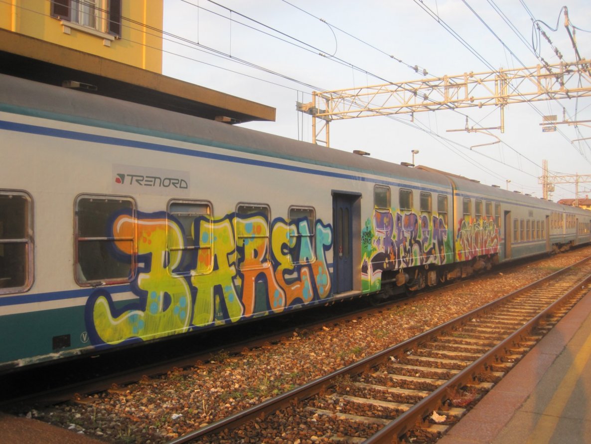 Graffiti Train - Photo by Oneleg - Baren, Bunes (2012)