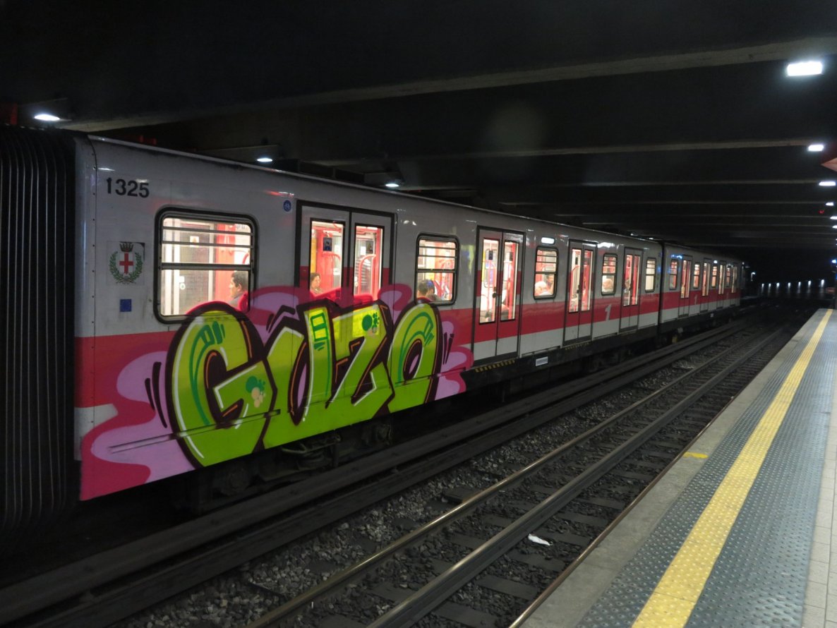 Graffiti Train in Milano - Photo by Oneleg - Guzo (2013)