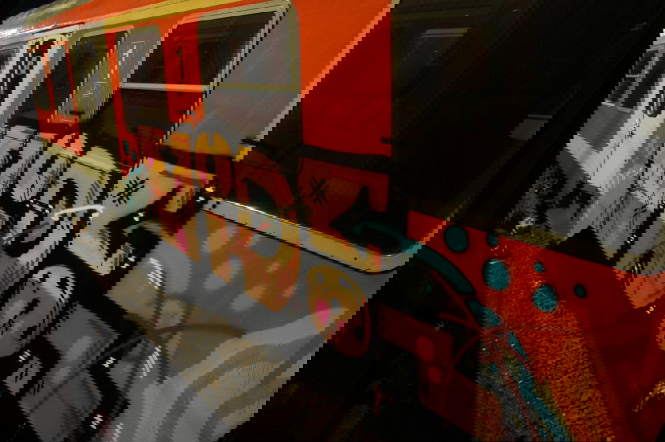 Graffiti Train in Hannover - Photo by Oneleg - Vide (2012)