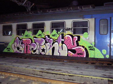 Graffiti Train in Naples - Photo by Oneleg - Points, HNG (2009)