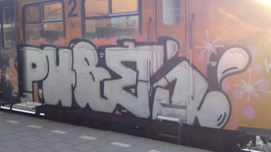 Graffiti Train in Amsterdam - Photo by Oneleg - Pubes (2008)