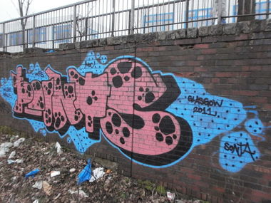 Graffiti Bombing in Glasgow - Photo by Oneleg - William, Wallis, Points (2011)